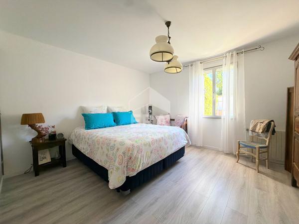 A VENDRE 84120 PERTUIS MAISON PLAIN PIED 4 PIECES D'ENVIRON 98 M² AVEC JARDIN, GARAGE ET PISCINE