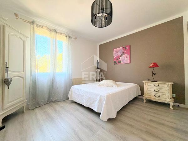A VENDRE 84120 PERTUIS MAISON PLAIN PIED 4 PIECES D'ENVIRON 98 M² AVEC JARDIN, GARAGE ET PISCINE
