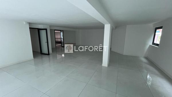 Location local commercial Fort-de-France - 1 pièce(s) - 77 m² - 1 679 €/mois