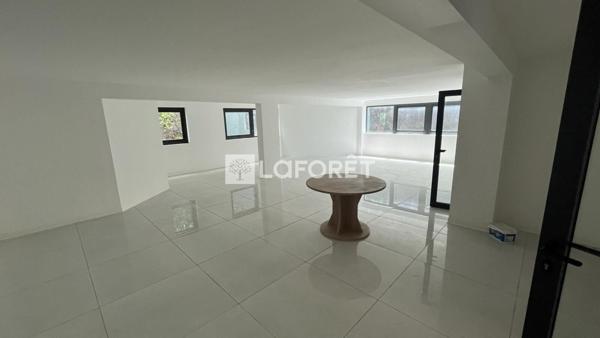 Location local commercial Fort-de-France - 1 pièce(s) - 77 m² - 1 679 €/mois