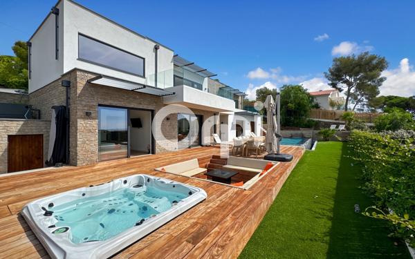 Maison à vendre    5 pièces •  Les Issambres - Roquebrune-sur-Argens