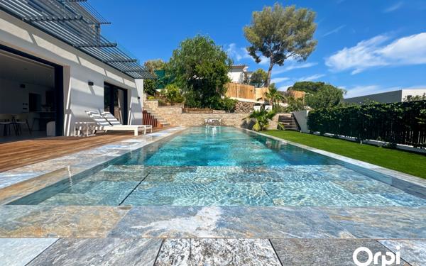 Maison à vendre    5 pièces •  Les Issambres - Roquebrune-sur-Argens