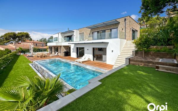 Maison à vendre    5 pièces •  Les Issambres - Roquebrune-sur-Argens