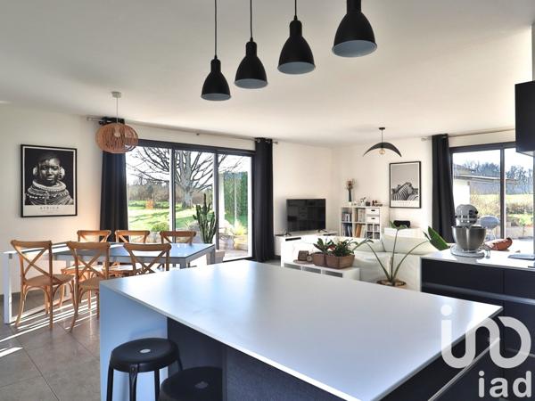 Pavillon 6 pièces de 145 m² à Montoir-de-Bretagne (44550)