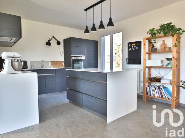 Pavillon 6 pièces de 145 m² à Montoir-de-Bretagne (44550)