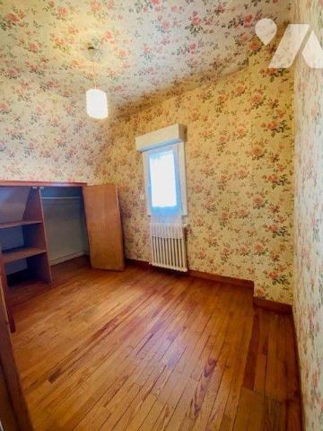 A vendre à Perros-Guirec (22700), Pavillon de plain-pied + étage, d'une surface habitable de 10...