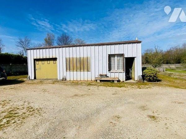 A vendre à Perros-Guirec (22700), Pavillon de plain-pied + étage, d'une surface habitable de 10...