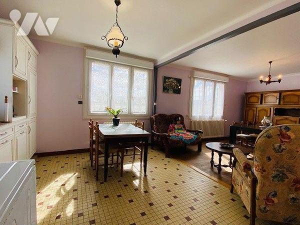 A vendre à Perros-Guirec (22700), Pavillon de plain-pied + étage, d'une surface habitable de 10...