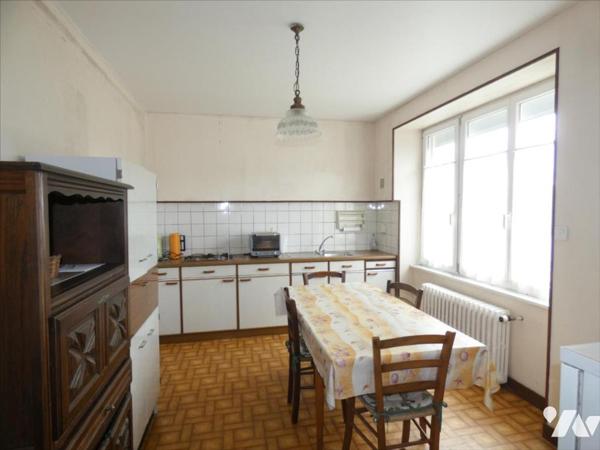 BRASPARTS- Maison double, proche bourg
