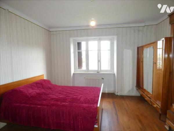 BRASPARTS- Maison double, proche bourg