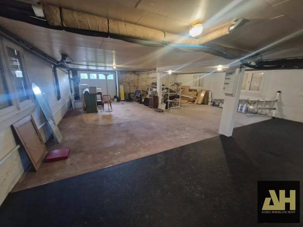 LE RELECQ-KERHUON - BELLE MAISON TRADITIONNELLE SUR SOUS-SOL- NON MITOYENNE - PARFAIT ÉTAT