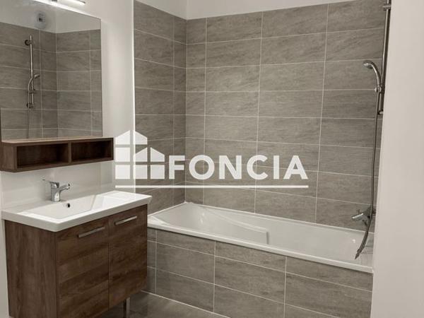 Location Appartement 2 pièces 44.83 m² - 68 ROUTE DES CAMOINS / CHEMIN DE SAINT MENET AUX ACCATES Marseille 13011