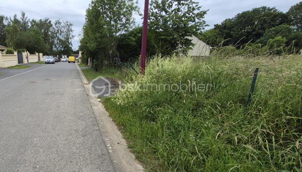 Vous recherchez un terrain pour construire votre future maison dans un environnement paisible ?

Découvrez ce terrain viabilisé de 740m² , situé dans un secteur calme et agréable à 10 min de Montmirail . Il bénéficie d'un cadre privilégié, idéal pour un projet de construction familiale.

✨Surface 740m²
✨Terrain viabilisé
✨Endroit calme
✨Partiellement calme

 Une belle opportunité pour concrétiser votre projet immobilier dans un cadre serein.