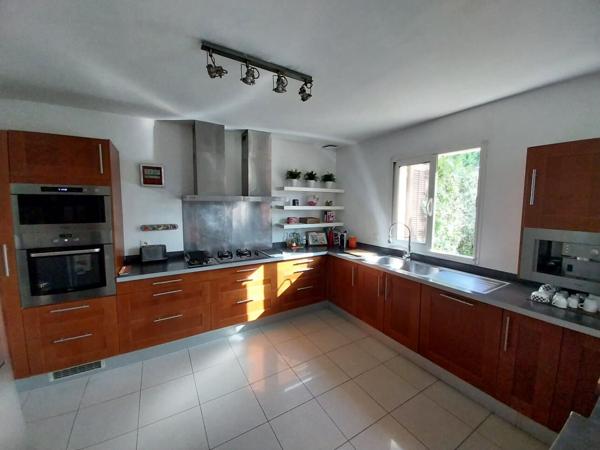 Maison Juziers 165 m², 4 chambres sur une parcelle de 900 m²