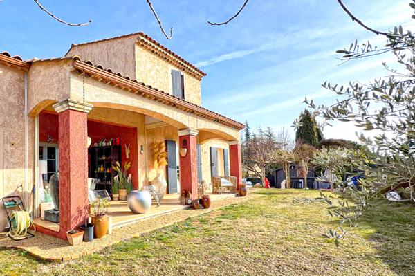 VILLA D'EXCEPTION TYPE 8 AVEC VUE IMPRENABLE JARDIN PISCINE ET TERRASSE