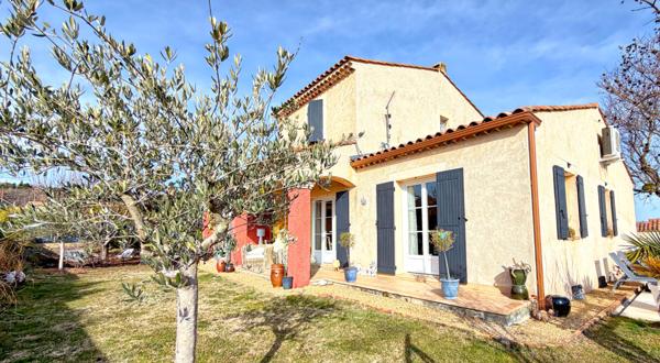 VILLA D'EXCEPTION TYPE 8 AVEC VUE IMPRENABLE JARDIN PISCINE ET TERRASSE