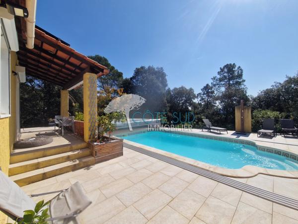Lorgues (83510) Maison Lorgues 5 pièces 3 chambres avec piscine et garage, dans un quartier résidentiel, en position dominante