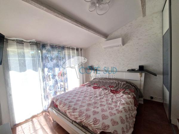 Lorgues (83510) Maison Lorgues 5 pièces 3 chambres avec piscine et garage, dans un quartier résidentiel, en position dominante