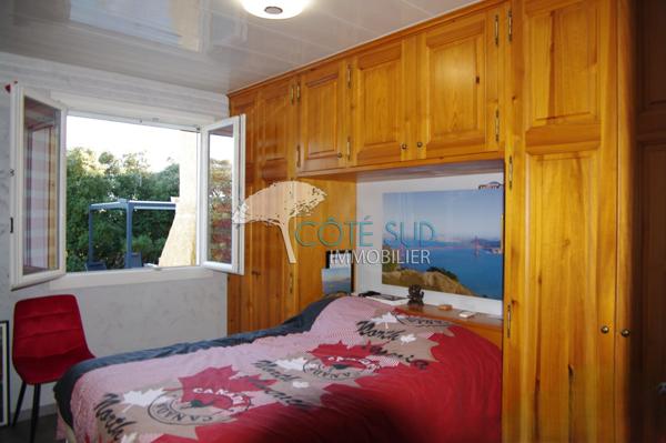 Lorgues (83510) Maison Lorgues 5 pièces 3 chambres avec piscine et garage, dans un quartier résidentiel, en position dominante