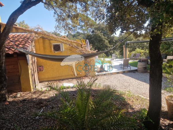 Lorgues (83510) Maison Lorgues 5 pièces 3 chambres avec piscine et garage, dans un quartier résidentiel, en position dominante