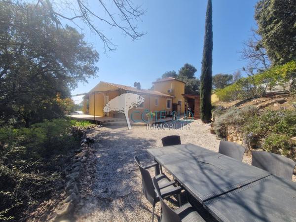 Lorgues (83510) Maison Lorgues 5 pièces 3 chambres avec piscine et garage, dans un quartier résidentiel, en position dominante