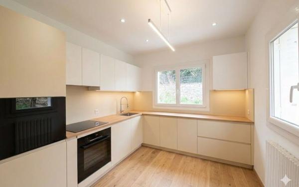 Maison à vendre    4 pièces •  Toulon