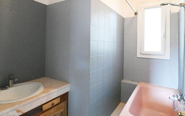 Maison à vendre    4 pièces •  Toulon