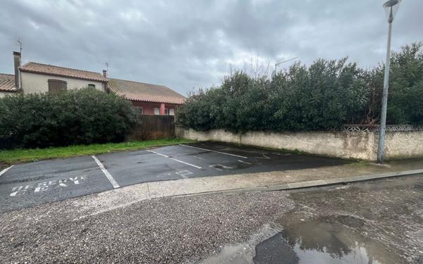 Stationnement à vendre    Mèze