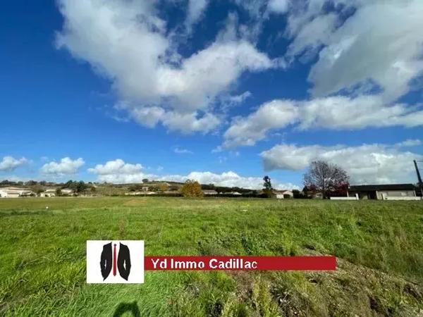 BEAU TERRAIN PLAT VIABILISE PROCHE DES COMMODITES
