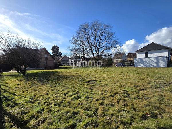 Beau terrain constructible au calme