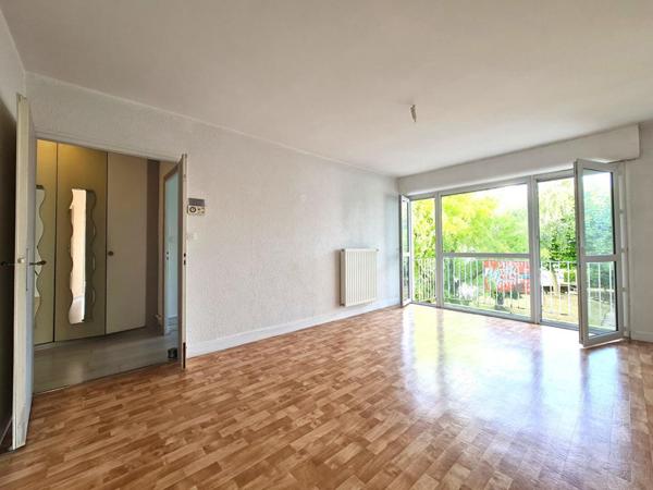 La Rochelle Marché central T4 de 74 m² Carrez avec Balcon Cave et Ascenseur