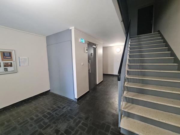 La Rochelle Marché central T4 de 74 m² Carrez avec Balcon Cave et Ascenseur