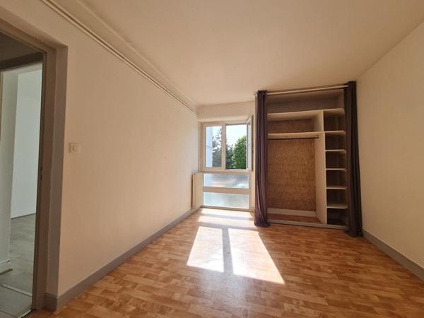 La Rochelle Marché central T4 de 74 m² Carrez avec Balcon Cave et Ascenseur