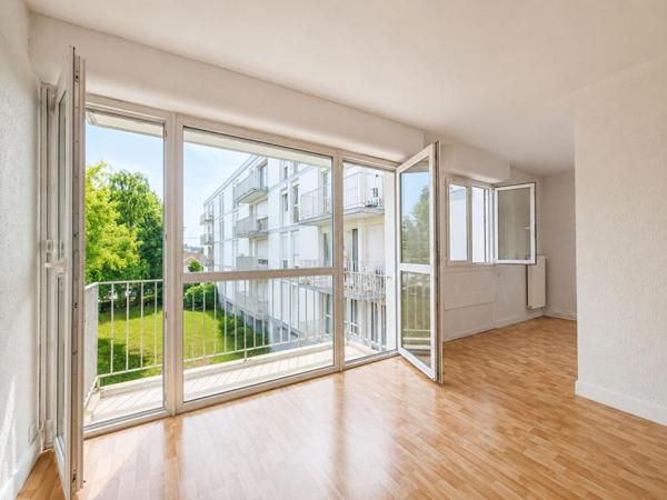 La Rochelle Marché central T4 de 74 m² Carrez avec Balcon Cave et Ascenseur