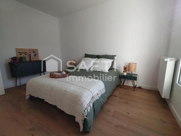 Vivez entre terre et mer à Crac'h : un T2 lumineux avec jardinet et terrasse, idéal pour savourer chaque instant !