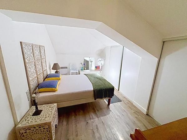 Bordeaux Nansouty  Duplex de charme avec parking, vendu meublé, fort potentiel locatif
