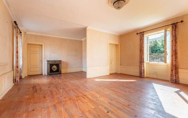 Maison à vendre    11 pièces •  Cogny