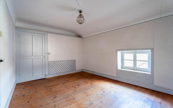 Maison à vendre    11 pièces •  Cogny