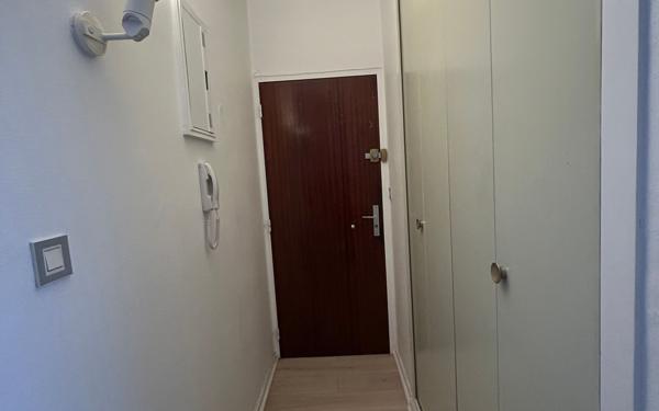 Appartement à louer    1 pièce • 34,78 m2 Bordeaux