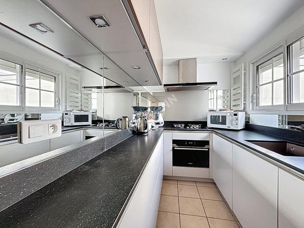 Maison à vendre à Rezé - 4 pièces, 3 chambres, bon état