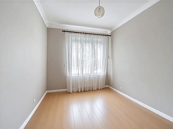 Maison à vendre à Rezé - 4 pièces, 3 chambres, bon état