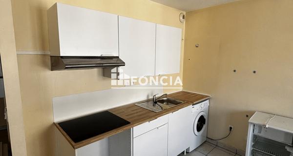 Location Studio meublé 37.39 m² - Saint-étienne 42100