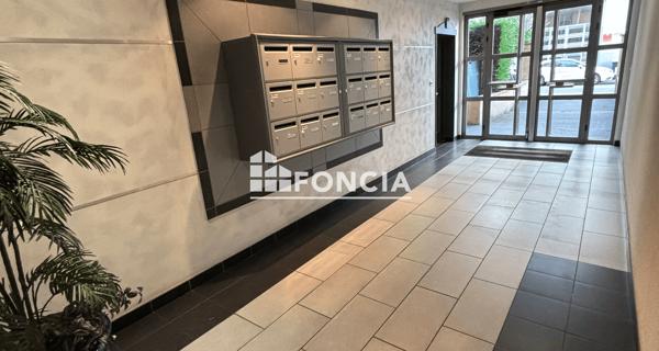 Location Studio meublé 37.39 m² - Saint-étienne 42100