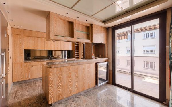 Appartement à vendre    5 pièces • 170 m2 Lyon 6