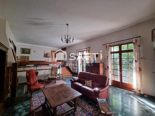 Villa d'architecte, beaux volumes, 6 chambres