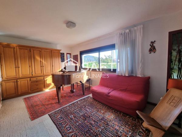 Villa d'architecte, beaux volumes, 6 chambres