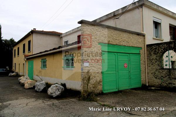 13550 NOVES - Maison 108m²  - 3 chambres - dépendances 160m² - jardin