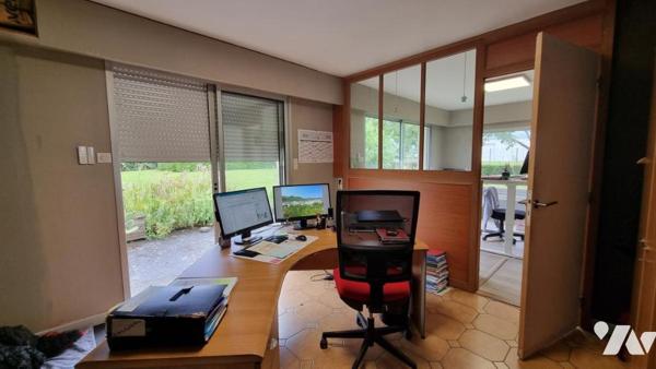 A proximité de Saint-Lo, LOCAL et BUREAUX