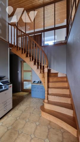 A proximité de Saint-Lo, LOCAL et BUREAUX