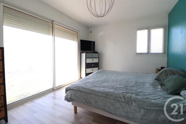 Appartement T4 à vendre  4 pièces - 100 m2 ST RAPHAEL - 83